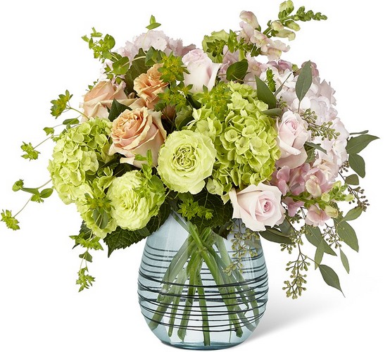 The FTD Irreplaceable Luxury Bouquet